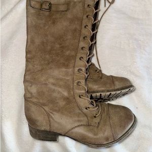 lace up boots size 8